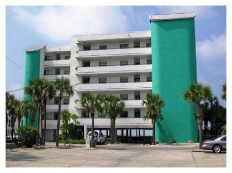 Chambre Condominiums, Madeira Beach,  - Just Properties